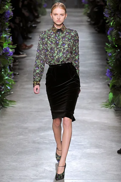 Look 15